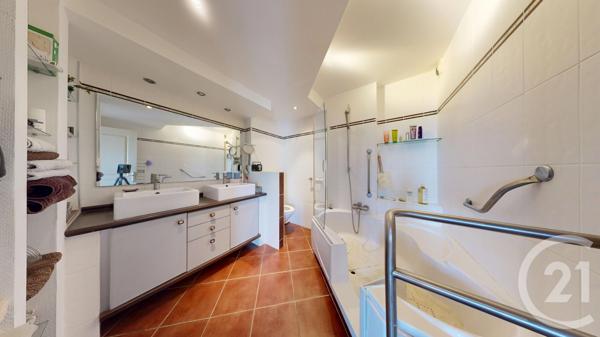 Appartement F5 à vendre  5 pièces - 111,35 m 2   BIARRITZ  - 64