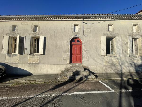 Maison à vendre à Montlieu-la-Garde (17210) - Charente-Maritime