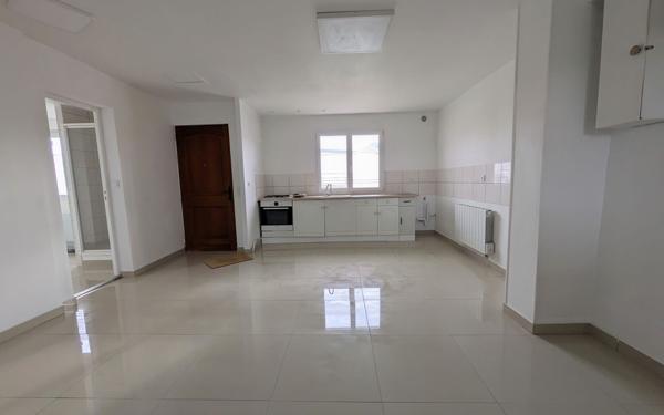 Maison à vendre    3 pièces •  Neuville-Saint-Amand