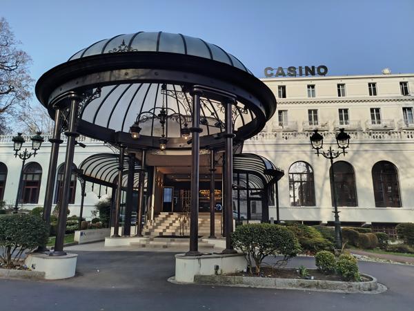 Commerce à vendre à Divonne-les-Bains (01220) - Ain