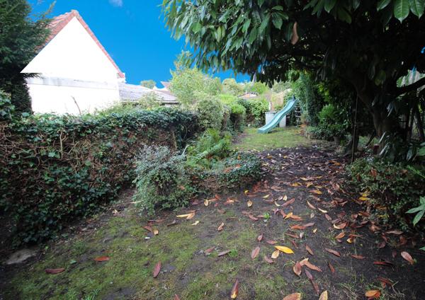 À Brunoy, dans un secteur agréable, découvrez cette maison pleine de potentiel d’environ 48 m², édifiée sur un