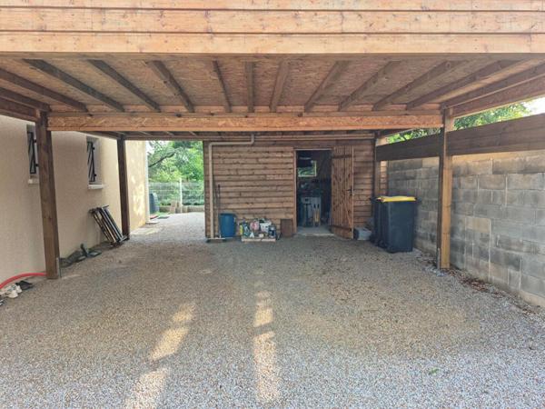 31240- REVEL- Maison de plain pied de 5 pièces principales- 130 m² environ. Carport pour 2 voitures. Piscine