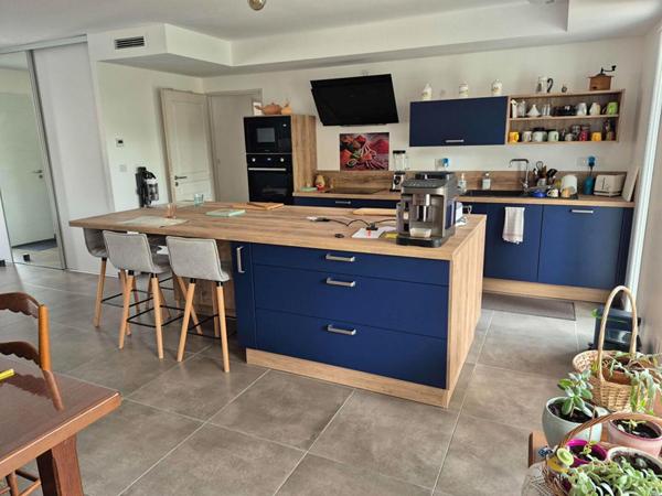 31240- REVEL- Maison de plain pied de 5 pièces principales- 130 m² environ. Carport pour 2 voitures. Piscine