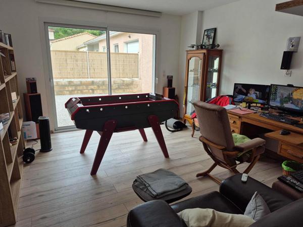 31240- REVEL- Maison de plain pied de 5 pièces principales- 130 m² environ. Carport pour 2 voitures. Piscine