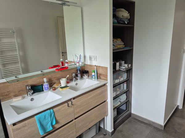 31240- REVEL- Maison de plain pied de 5 pièces principales- 130 m² environ. Carport pour 2 voitures. Piscine