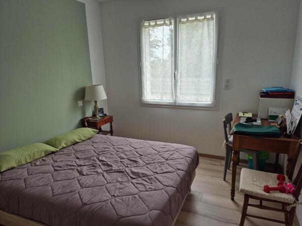 31240- REVEL- Maison de plain pied de 5 pièces principales- 130 m² environ. Carport pour 2 voitures. Piscine