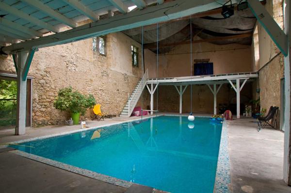 Historique château du 16ème siècle d’environ 750 m² – à 8 km de Bordeaux centre