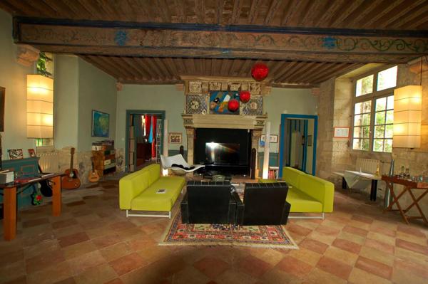 Historique château du 16ème siècle d’environ 750 m² – à 8 km de Bordeaux centre