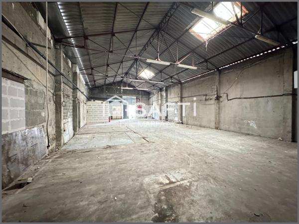 Local + stockage + 17 garages en cœur de ville