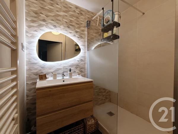 Appartement T3 à vendre  3 pièces - 61,08 m 2   MARSEILLE  - 13012