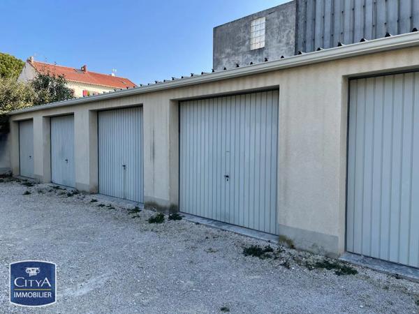 Parking à louer Orange (84100)