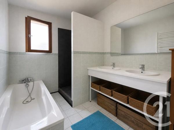 Maison à vendre  5 pièces - 148,37 m 2   GENAS  - 69