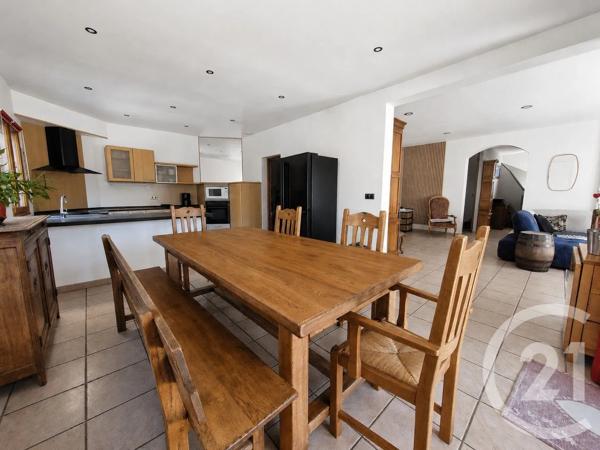 Maison à vendre  5 pièces - 148,37 m 2   GENAS  - 69