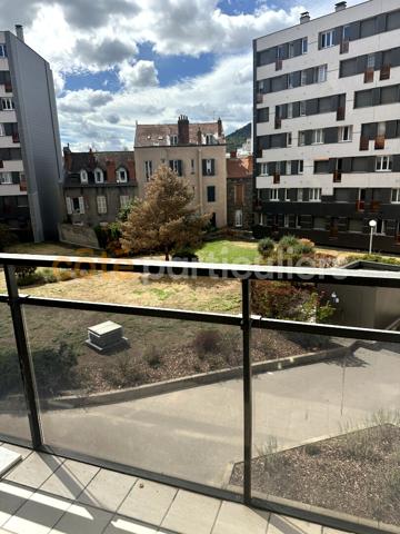 Vente
                Appartement48,35 m² - 2 Pièces -
                    CLERMONT FERRAND (63000)