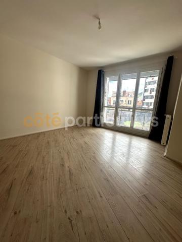 Vente
                Appartement48,35 m² - 2 Pièces -
                    CLERMONT FERRAND (63000)