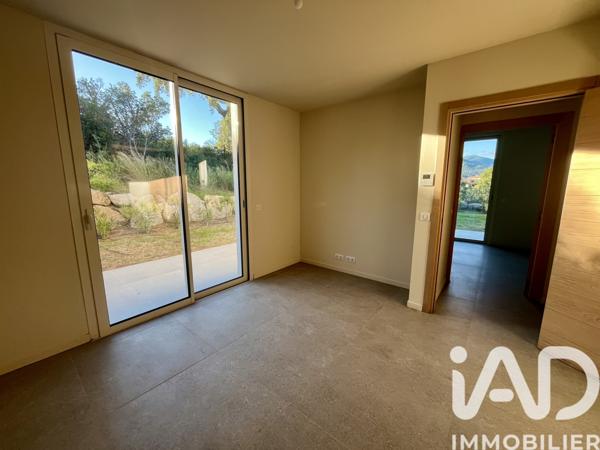 Maison à vendre 8 pièces 220 m² Sainte-Lucie-De-Porto Vecchio