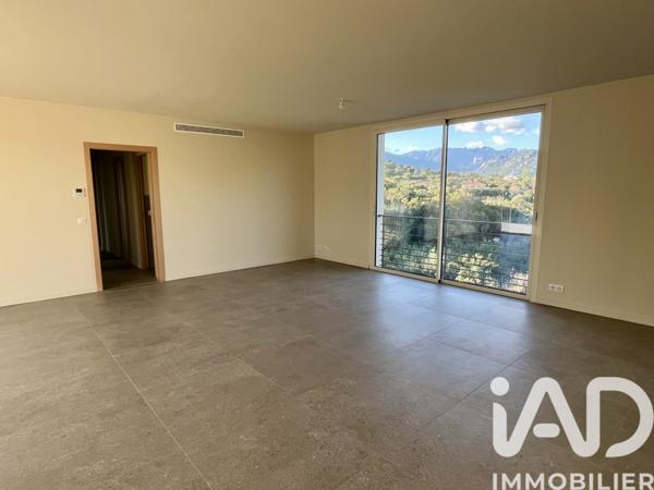 Maison à vendre 8 pièces 220 m² Sainte-Lucie-De-Porto Vecchio