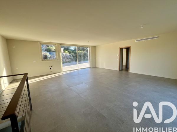 Maison à vendre 8 pièces 220 m² Sainte-Lucie-De-Porto Vecchio