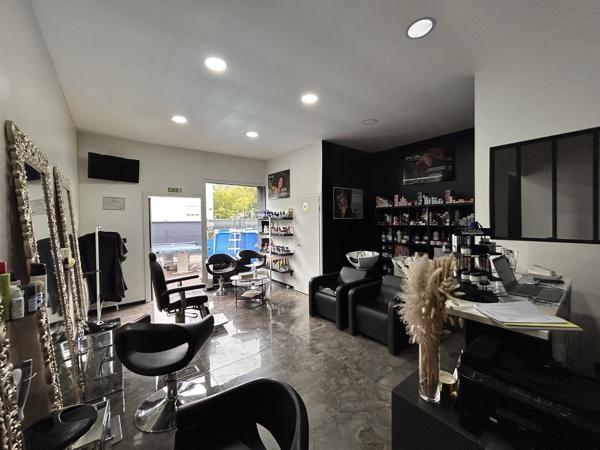 Maison de 103 m2 + salon de coiffure de 33 m2 à Mulhouse 245 000 € H.A.I.*