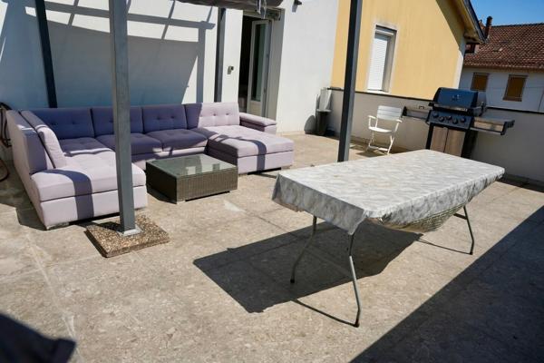 Maison de 103 m2 + salon de coiffure de 33 m2 à Mulhouse 245 000 € H.A.I.*