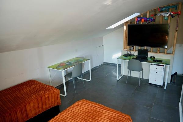 Maison de 103 m2 + salon de coiffure de 33 m2 à Mulhouse 245 000 € H.A.I.*