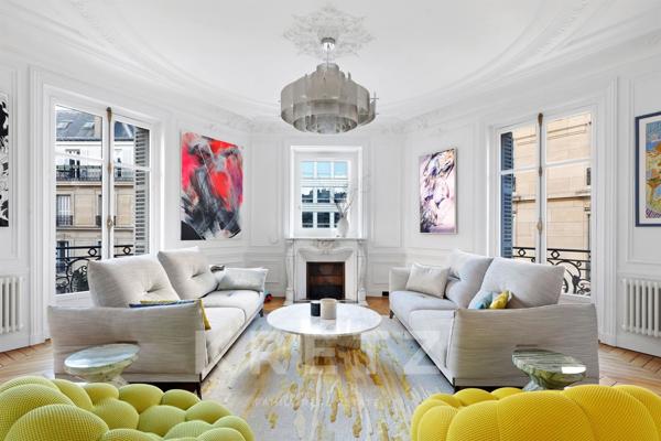 Appartement familial entièrement rénové, baigné de lumière