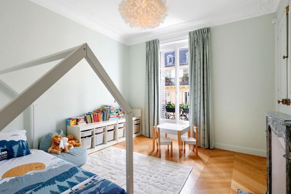 Appartement familial entièrement rénové, baigné de lumière