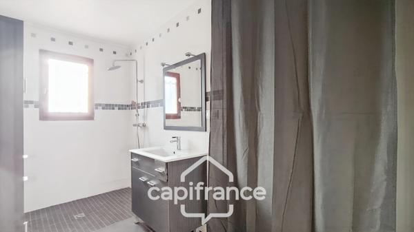 Maison de plein-pied - 125 m² - 4 pièces - Terrain 991 m² SAINTE LIVRADE SUR LOT (47)