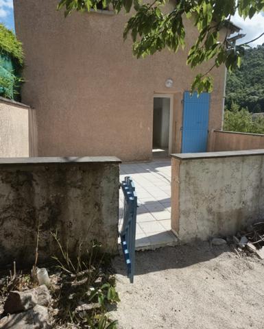 À vendre - Maison individuelle, 5 pièces située à Pont-de-Labeaume (07380)