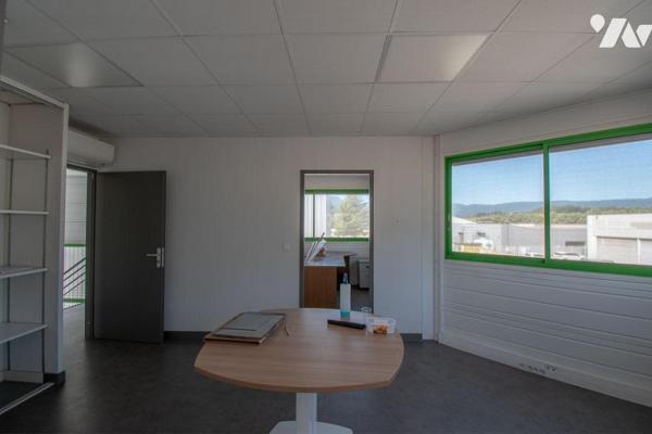 ENTREPOT-ATELIER ET BUREAUX