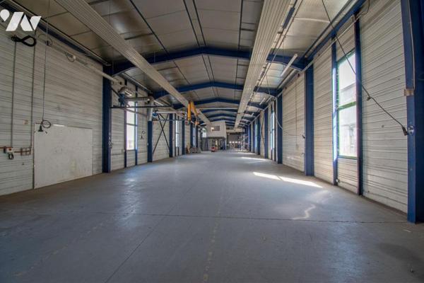 ENTREPOT-ATELIER ET BUREAUX