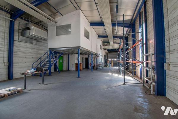 ENTREPOT-ATELIER ET BUREAUX