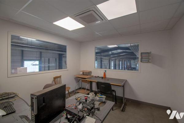 ENTREPOT-ATELIER ET BUREAUX