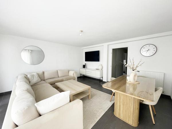 Pour investisseur, Revenu locatif annuel : 12 444 € _ Maison contemporaine T4 de 93 m²