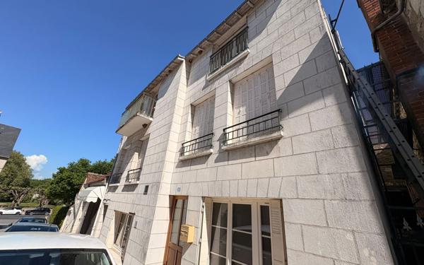 Immeuble à vendre    2 pièces •  Saint-Aignan