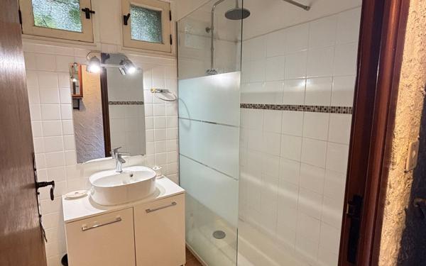 Maison à vendre    3 pièces •  Esparron-de-Verdon