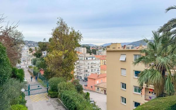 Appartement à vendre    5 pièces • 135 m2 Nice