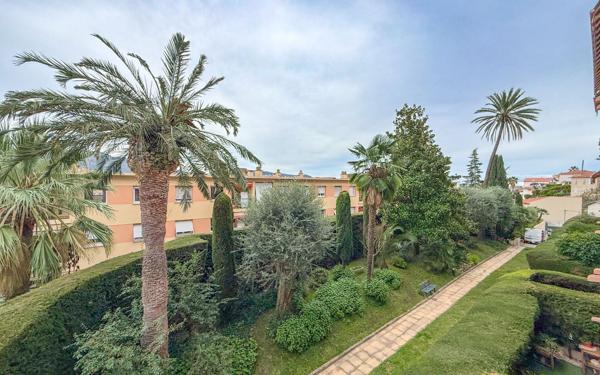 Appartement à vendre    5 pièces • 135 m2 Nice