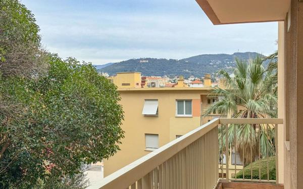 Appartement à vendre    5 pièces • 135 m2 Nice