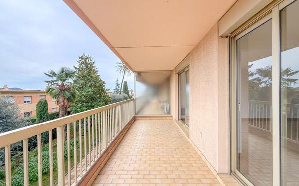 Appartement à vendre    5 pièces • 135 m2 Nice