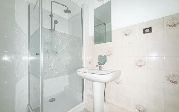 Appartement à vendre    5 pièces • 135 m2 Nice