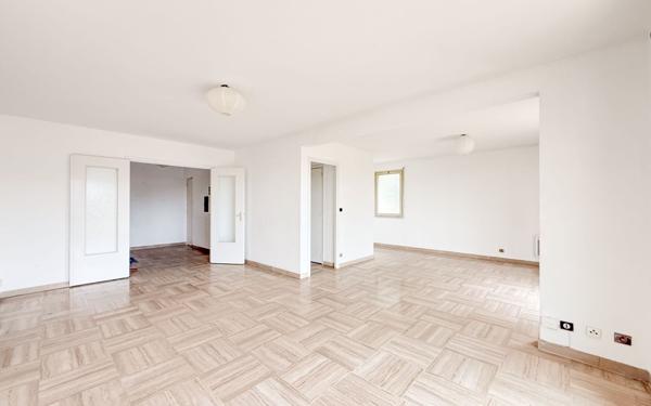 Appartement à vendre    5 pièces • 135 m2 Nice