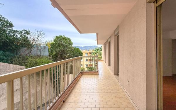 Appartement à vendre    5 pièces • 135 m2 Nice