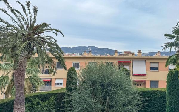 Appartement à vendre    5 pièces • 135 m2 Nice