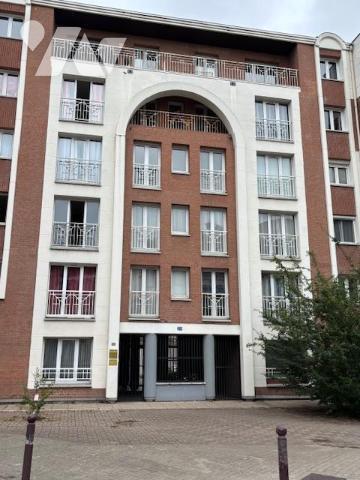 UN LOCAL PROFESSIONNEL de 40m² à usage de cabinet médical au RDC d'un immeuble de 1990 