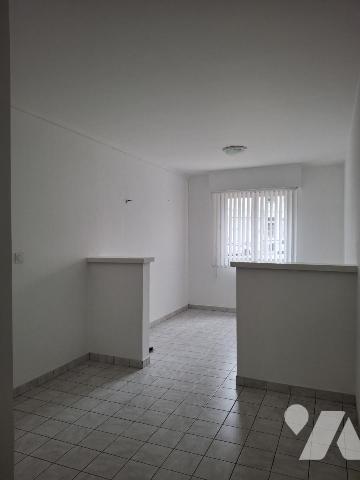 UN LOCAL PROFESSIONNEL de 40m² à usage de cabinet médical au RDC d'un immeuble de 1990 