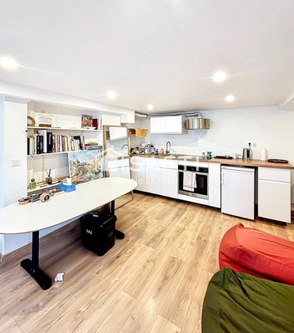 Maison indépendante lumineuse avec jardin, idéale pour habitation ou profession libérale, à deux pas des transports et commodités