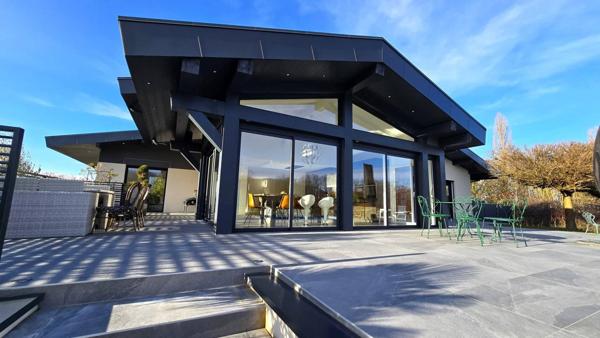 Superbe Villa moderne au calme à proximité du lac !