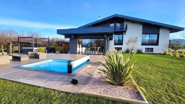 Superbe Villa moderne au calme à proximité du lac !