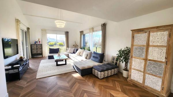 Superbe Villa moderne au calme à proximité du lac !